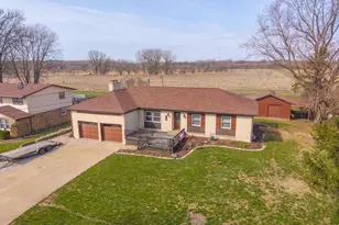 205 N Crestview Dr, Pontiac, IL 61764 - Photo 47