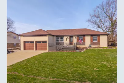 205 N Crestview Drive, Pontiac, IL 61764 - Photo 1