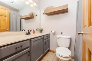 205 N Crestview Dr, Pontiac, IL 61764 - Photo 25