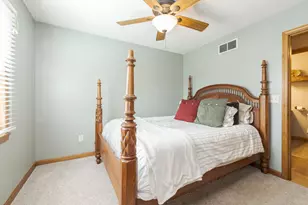 205 N Crestview Dr, Pontiac, IL 61764 - Photo 27