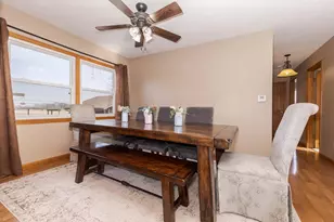 205 N Crestview Dr, Pontiac, IL 61764 - Photo 7