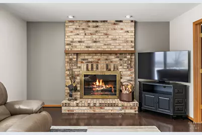 4305 Fairfax Drive, Crystal Lake, IL 60014 - Photo 13