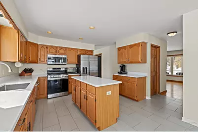 4305 Fairfax Drive, Crystal Lake, IL 60014 - Photo 21