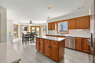 4305 Fairfax Dr, Crystal Lake, IL 60014 - Photo 15