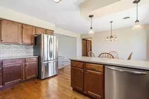 3300 Caroline Dr, Joliet, IL 60435 - Photo 9