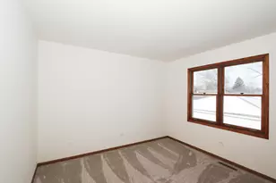 100 Barberry Dr, Crystal Lake, IL 60014 - Photo 17