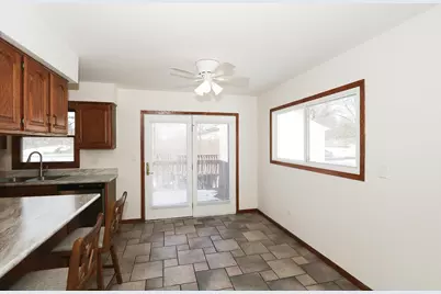 100 Barberry Drive, Crystal Lake, IL 60014 - Photo 13