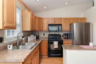 2739 Arrowhead Dr, Bloomington, IL 61704 - Photo 15