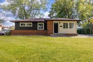 2859 Stafford Dr, Markham, IL 60428 - Photo 1