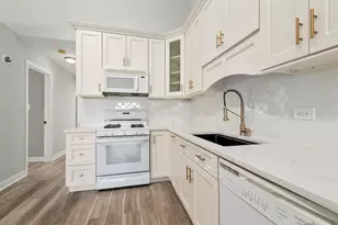 6840 Oak View Ct, Oak Forest, IL 60452 - Photo 13