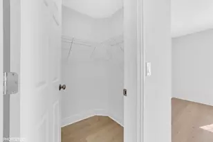 2831 S Embers Ln, Arlington Heights, IL 60005 - Photo 13