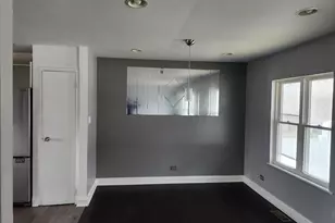 18108 Fountainbleau Dr, Hazel Crest, IL 60429 - Photo 3