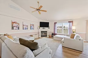 2003 MacIntosh Ln, Monticello, IL 61856 - Photo 5