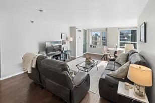 345 N La Salle Dr, Chicago, IL 60654 - Photo 3