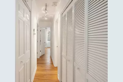 618 W Barry Avenue #2, Chicago, IL 60657 - Photo 11