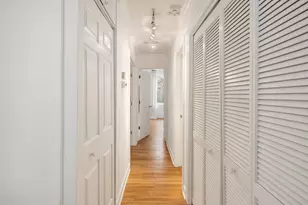 618 W Barry Ave, Chicago, IL 60657 - Photo 11