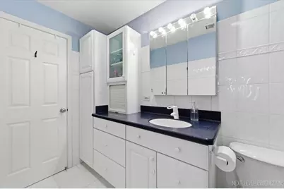 870 S Kilkenny Drive #D, Wheaton, IL 60189 - Photo 17