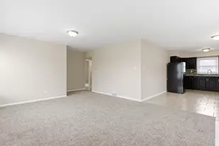 796 E 163rd St, South Holland, IL 60473 - Photo 5