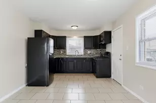 796 E 163rd St, South Holland, IL 60473 - Photo 7