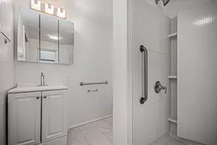 819 Pearl St, Aurora, IL 60505 - Photo 11