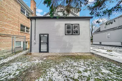 1005 W 123rd Street, Calumet Park, IL 60827 - Photo 5