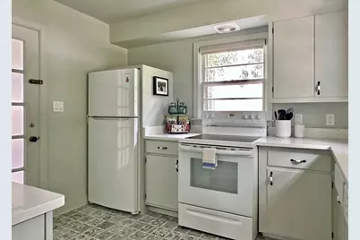 1219 W Healey Street, Champaign, IL 61821 - Photo 7