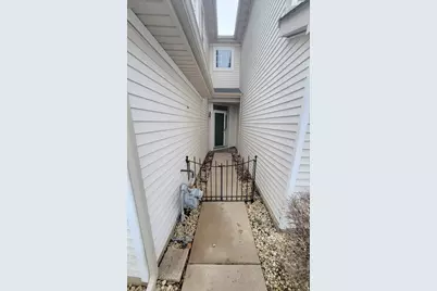 14857 W Victoria Crossing #14857, Lockport, IL 60441 - Photo 3