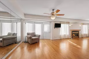 475 Sarah Ct, Wood Dale, IL 60191 - Photo 9