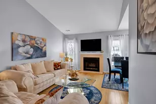 1903 Quaker Hollow Ln, Streamwood, IL 60107 - Photo 11