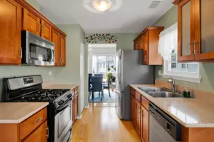 1903 Quaker Hollow Ln, Streamwood, IL 60107 - Photo 7