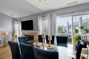 1903 Quaker Hollow Ln, Streamwood, IL 60107 - Photo 9