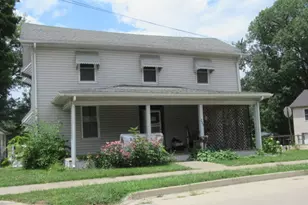 233 Buena Vista St, Paris, IL 61944 - Photo 1