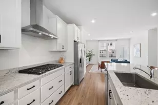 137 Yorktown Ct, Libertyville, IL 60048 - Photo 3