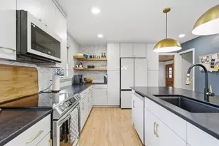 1920 S 4th St, Dekalb, IL 60115 - Photo 9