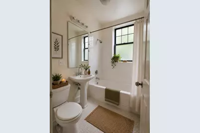 1128 W Pratt Boulevard #1N, Chicago, IL 60626 - Photo 9