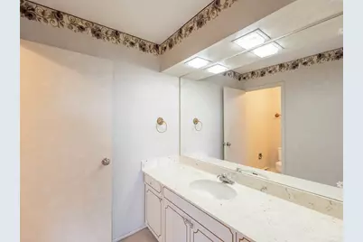 141 N La Grange Road #801, La Grange, IL 60525 - Photo 13