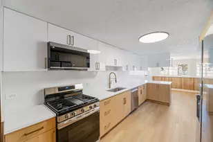 20836 N Catalpa St, Deerfield, IL 60015 - Photo 3