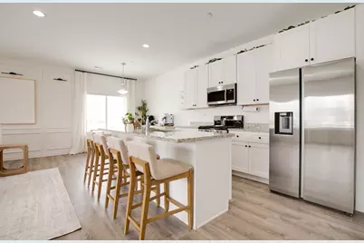 1021 Gillespie Lane, Yorkville, IL 60560 - Photo 5