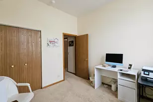 106 Village Creek Dr, Lake in the Hills, IL 60156 - Photo 7