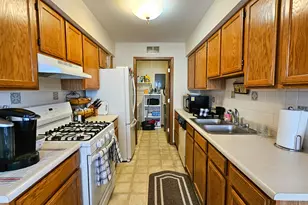 106 Village Creek Dr, Lake in the Hills, IL 60156 - Photo 11