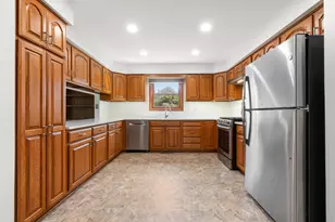 1602 Brittany Ln, Long Grove, IL 60047 - Photo 3