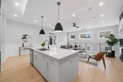 2323 W Farragut Avenue, Chicago, IL 60625 - Photo 9