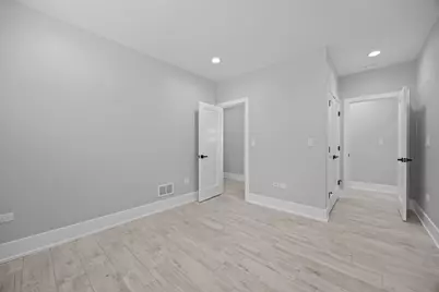 2323 W Farragut Avenue, Chicago, IL 60625 - Photo 21