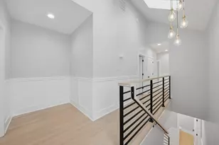 2323 W Farragut Ave, Chicago, IL 60625 - Photo 29