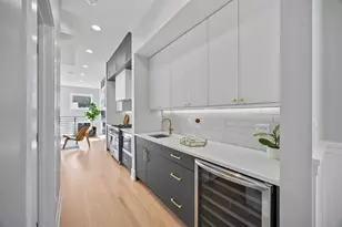 2323 W Farragut Ave, Chicago, IL 60625 - Photo 7