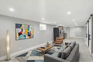 1900 N Kenneth Ave, Chicago, IL 60639 - Photo 17