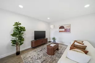 3700 Capri Ct, Glenview, IL 60025 - Photo 3