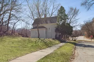 849 25th St, Rock Island, IL 61201 - Photo 3