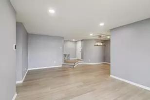 1200 Knottingham Ct, Schaumburg, IL 60193 - Photo 3