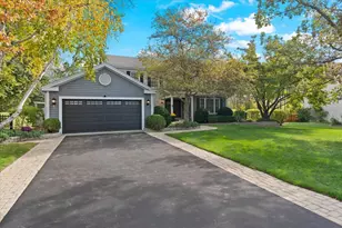 1055 Autumn Dr, Antioch, IL 60002 - Photo 3